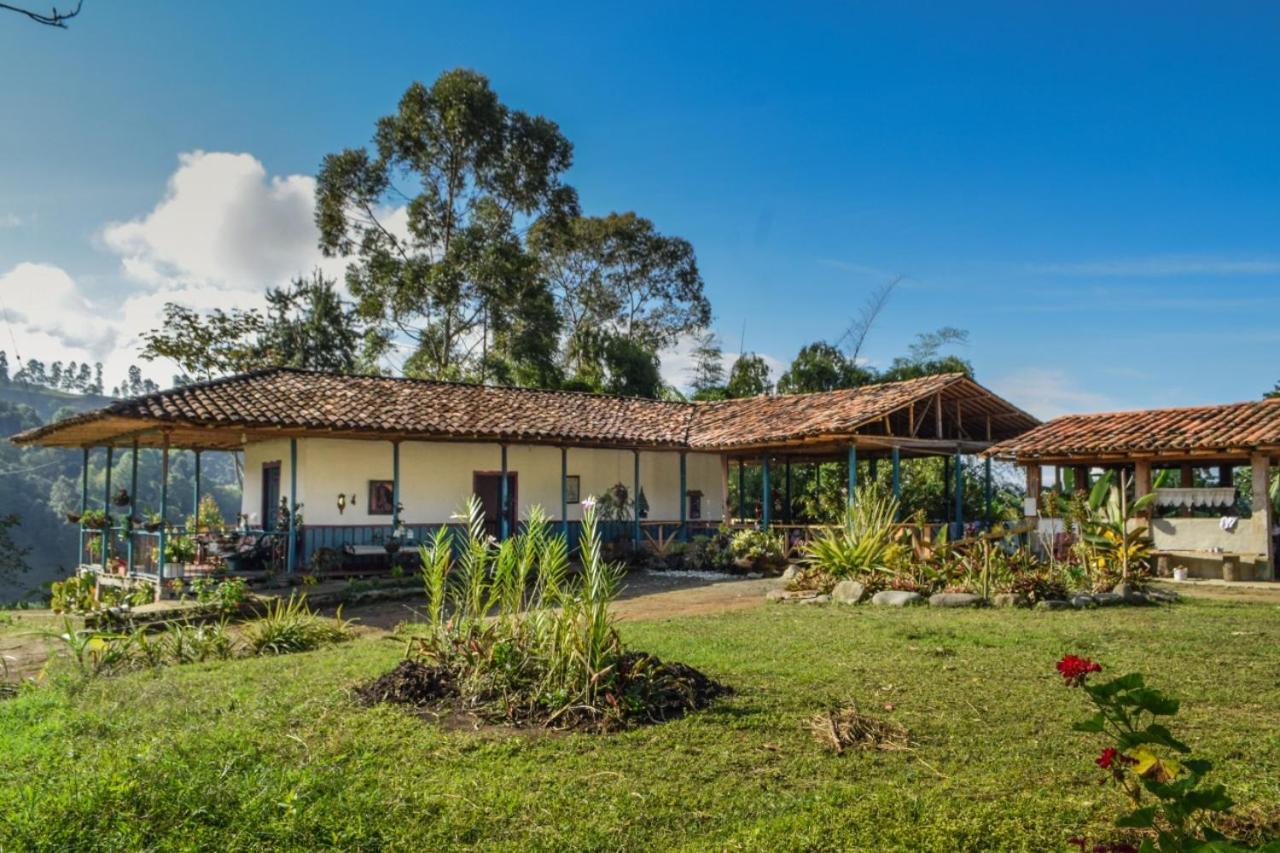 Hostal Rural La Montana Alquiyapura Salento Exterior photo